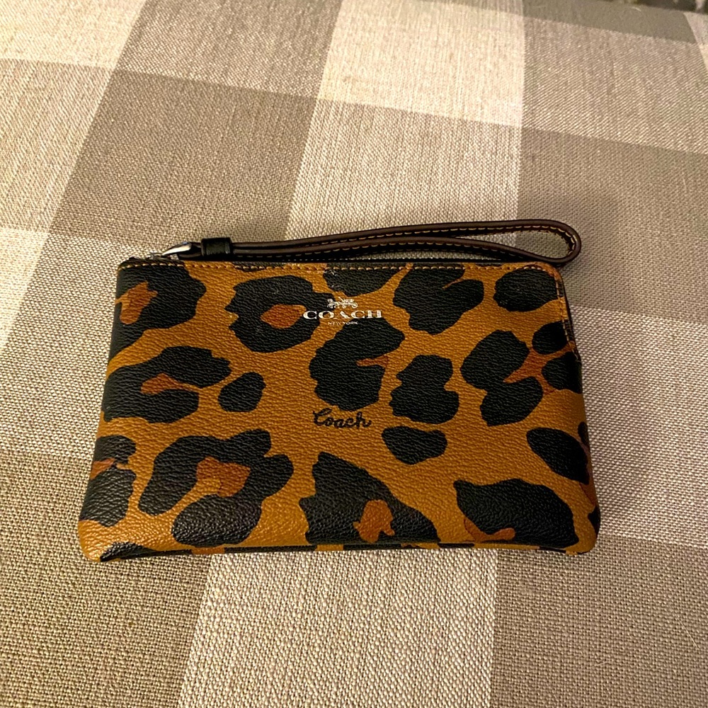 Coach small leopard corner zip wristlet